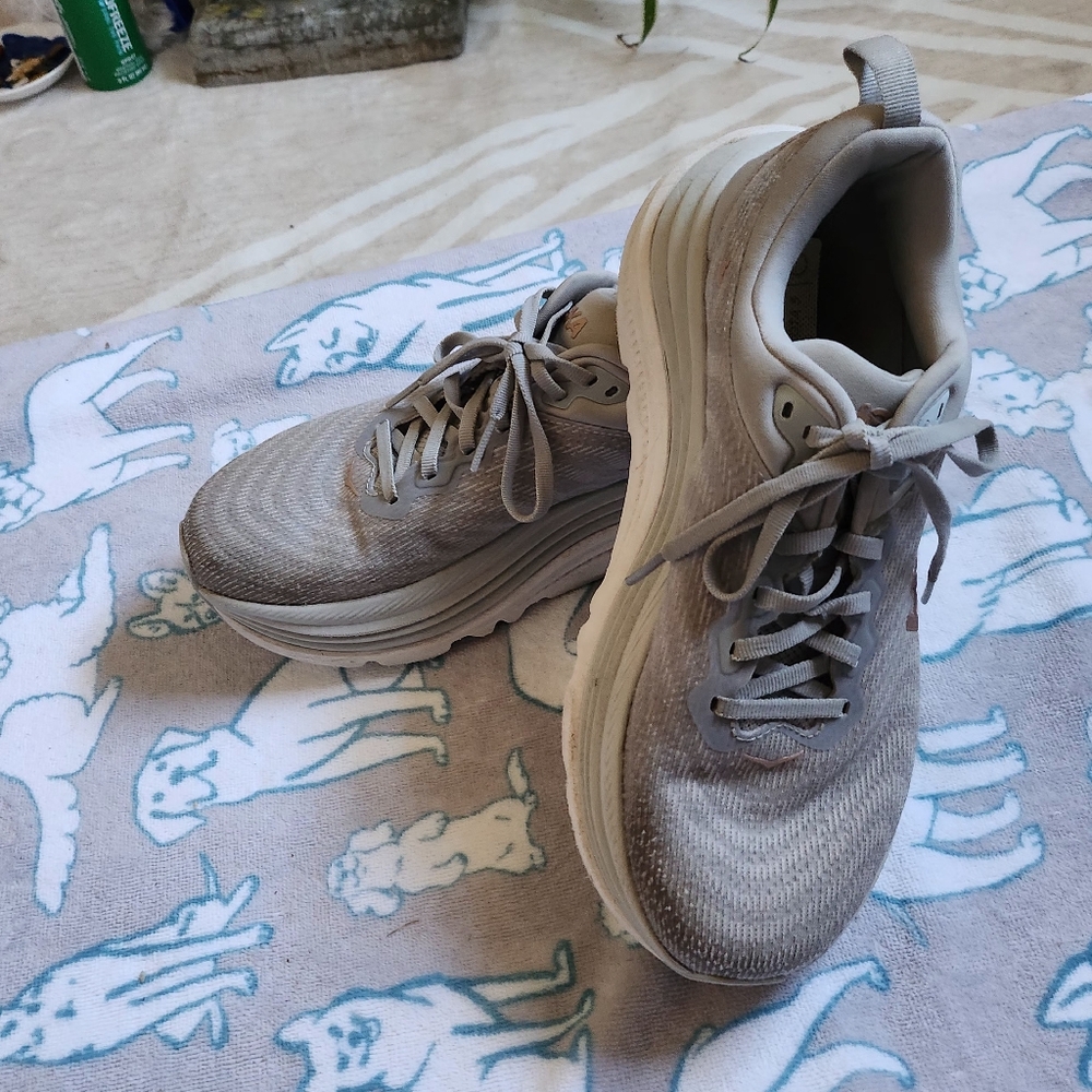 Hokas